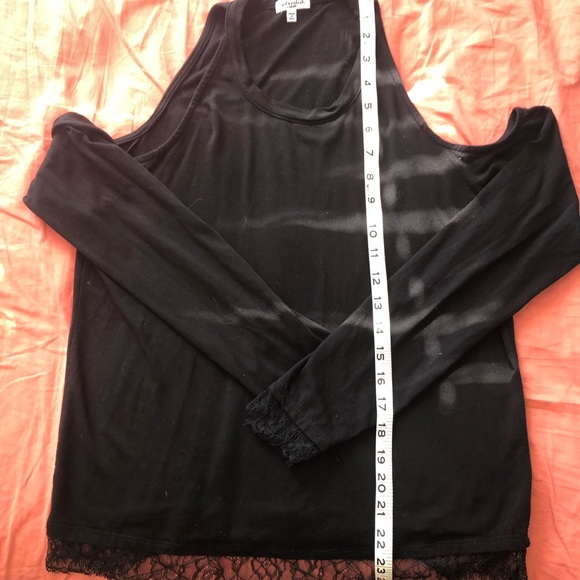Splendid Cold Shoulder top with lace detail - Picture 7 of 7